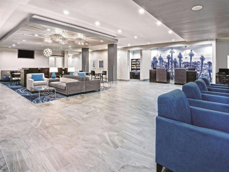 La Quinta By Wyndham Victoria - South Hotel Ngoại thất bức ảnh
