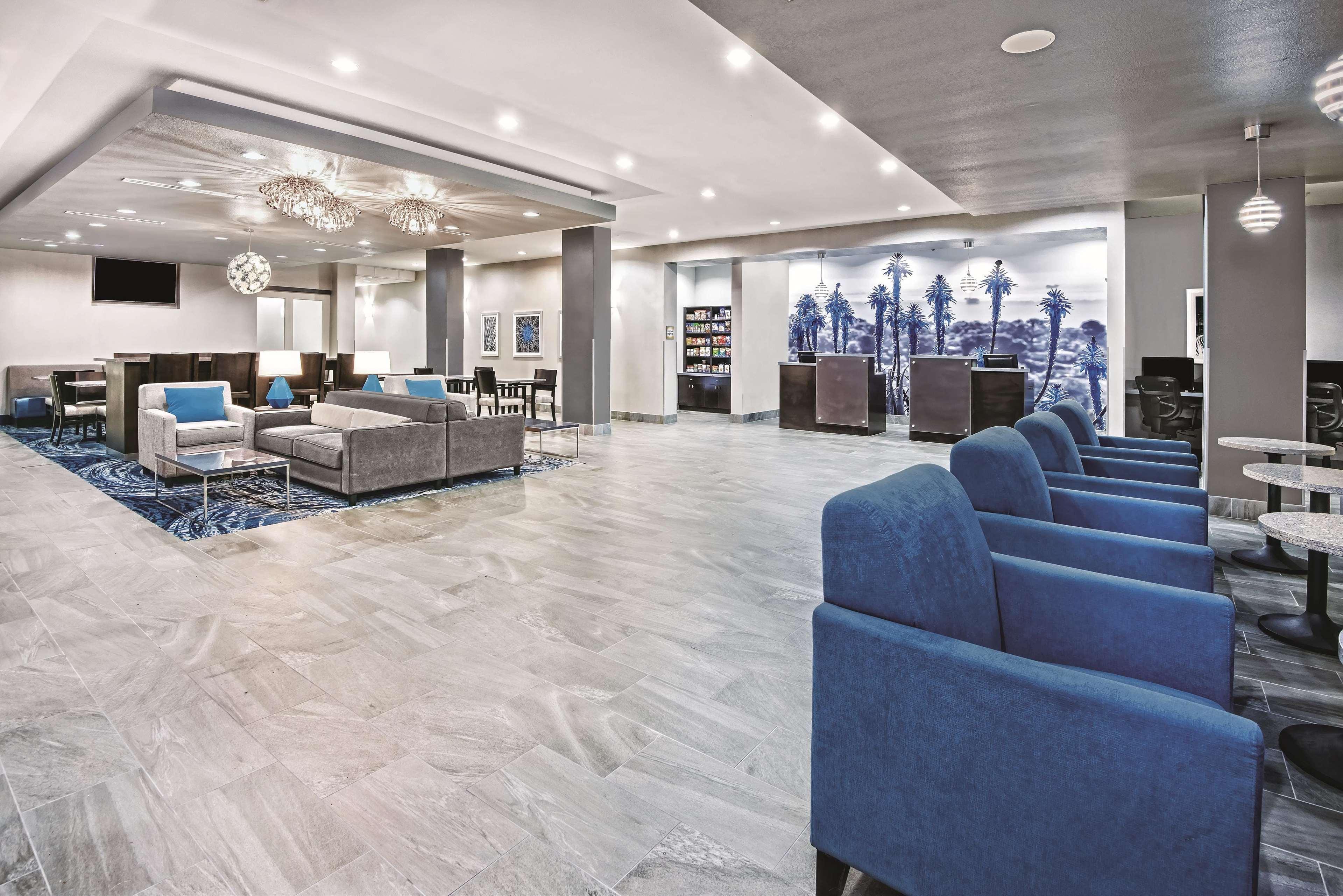 La Quinta By Wyndham Victoria - South Hotel Ngoại thất bức ảnh
