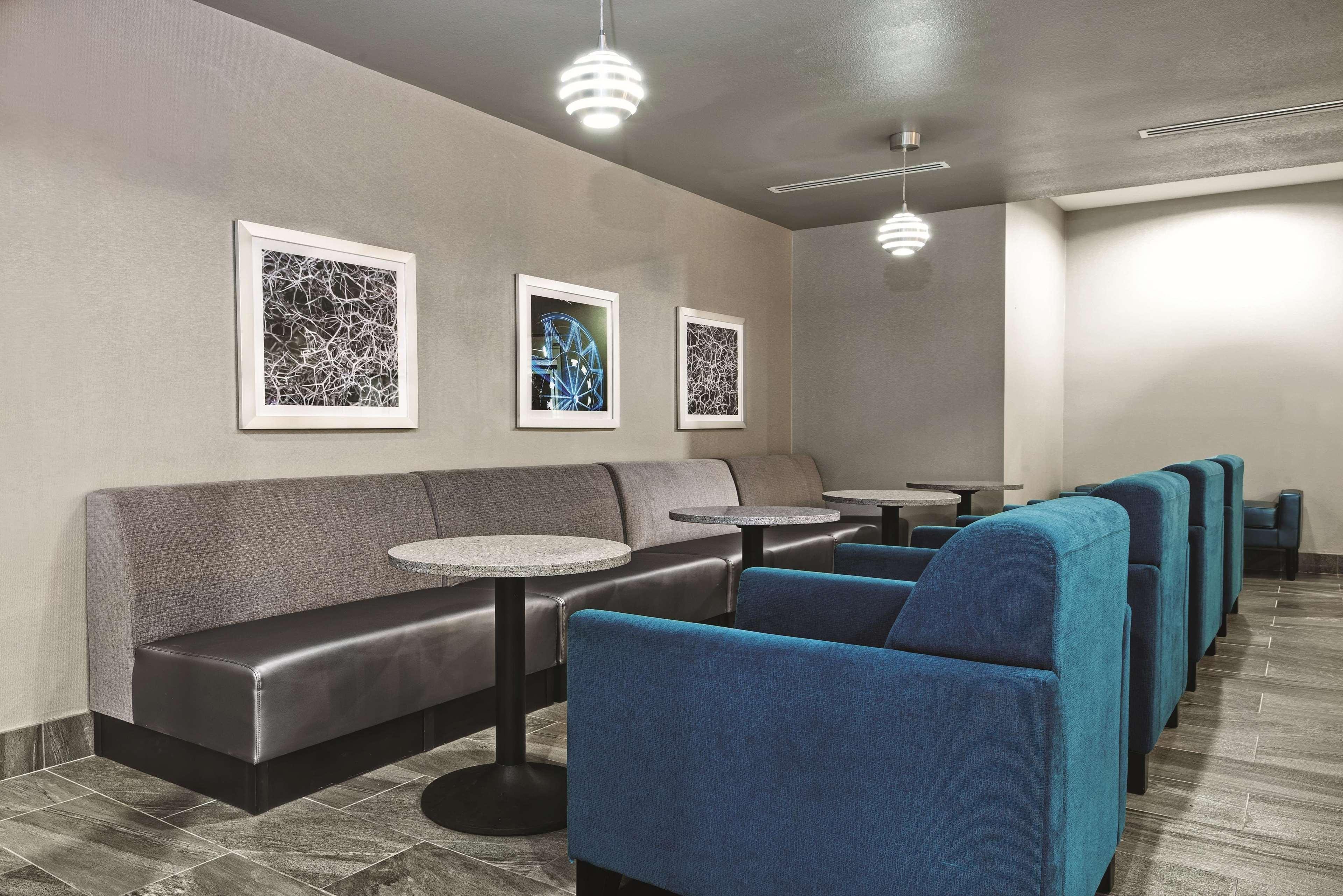 La Quinta By Wyndham Victoria - South Hotel Ngoại thất bức ảnh