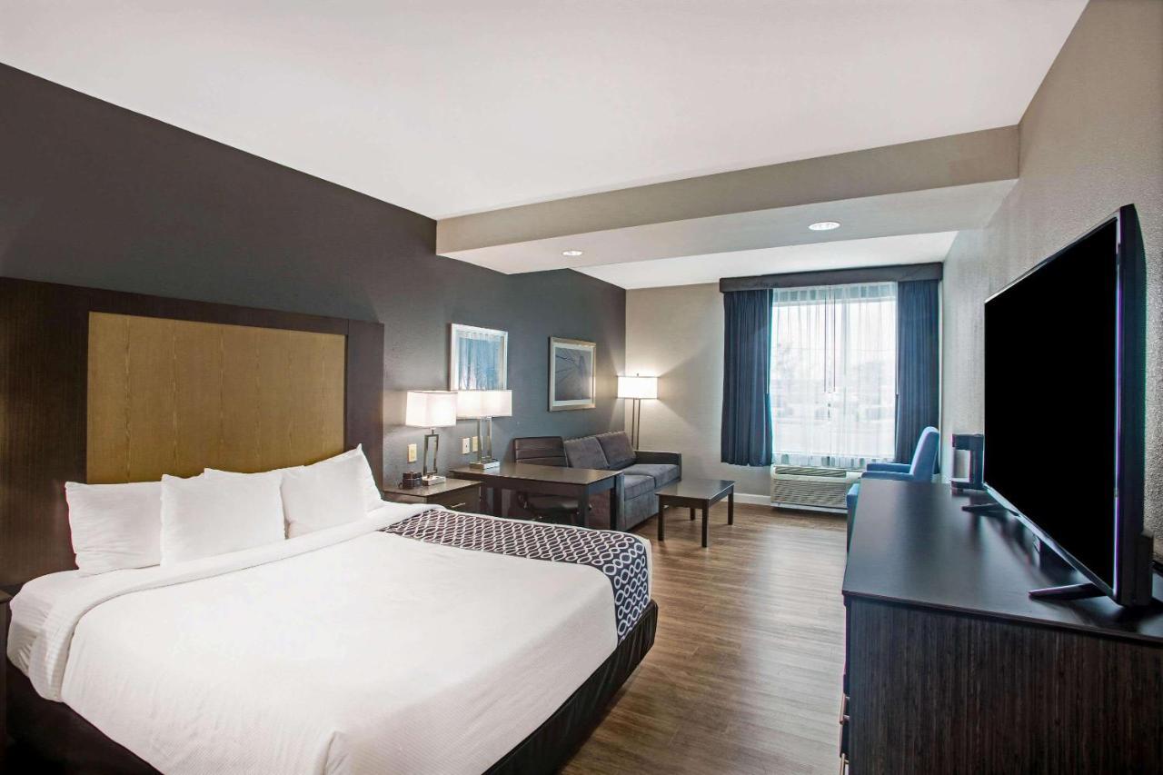 La Quinta By Wyndham Victoria - South Hotel Ngoại thất bức ảnh